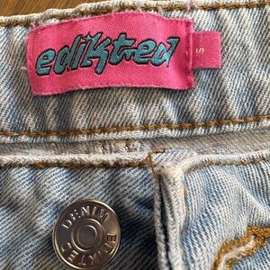 Edikted Raelynn washed, low rise, baggy jeans.